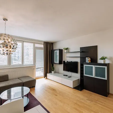 Apartament Family Parking Slot Included! Bratysława