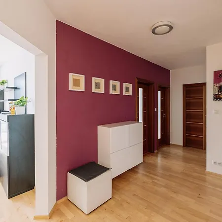 Apartament Family Parking Slot Included! Bratysława