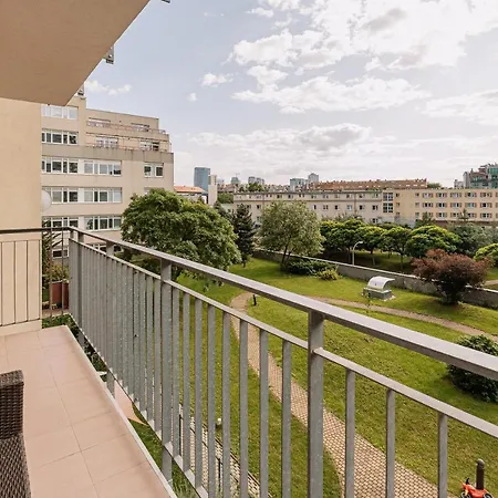 Family Parking Slot Included! Daire Bratislava