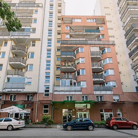 Family Parking Slot Included! Bratysława