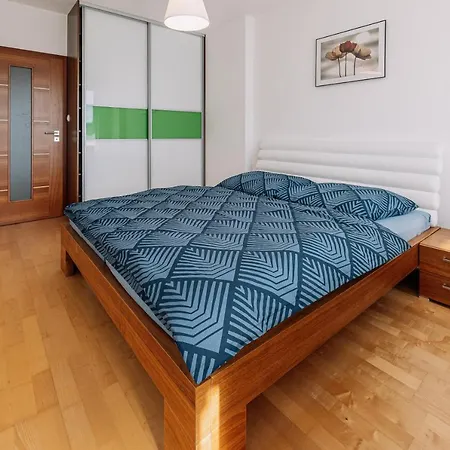 Family Parking Slot Included! Appartement *