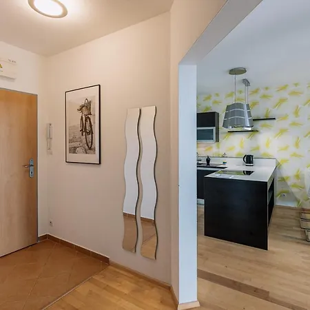 Family Parking Slot Included! Appartement *